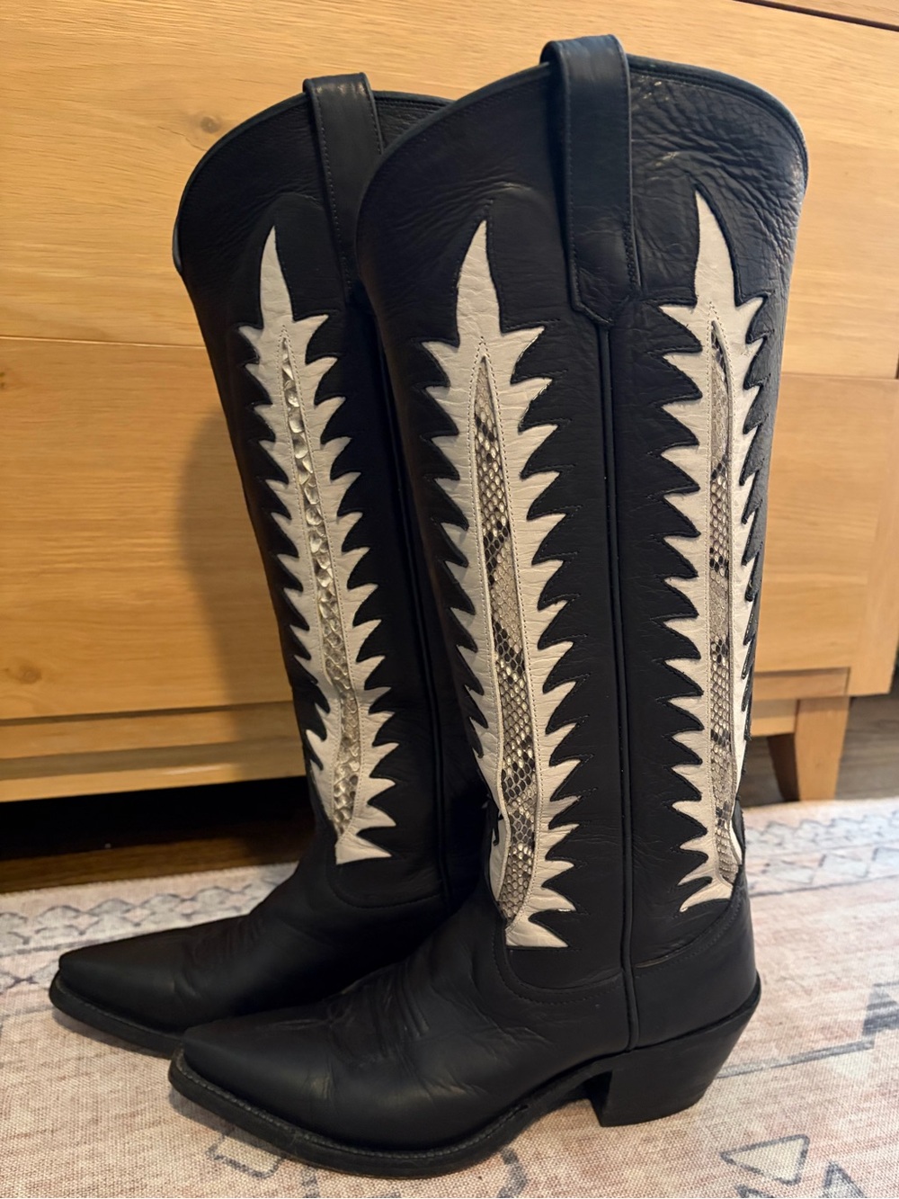 MIRON CROSBY - 9B Kate Black Boots - Picture 2 of 12